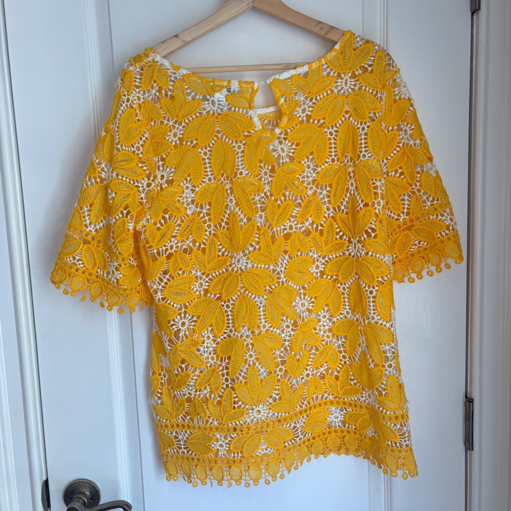 EST. 1946 Crochet Top Yellow White Floral Guipure Lace Pom Pom Trim Blouse Large - Picture 2 of 5